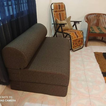 R&R Homestay Simpang Renggam エクステリア 写真