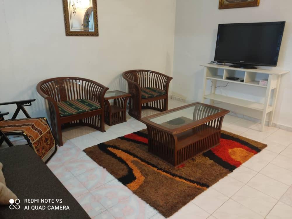 R&R Homestay Simpang Renggam エクステリア 写真