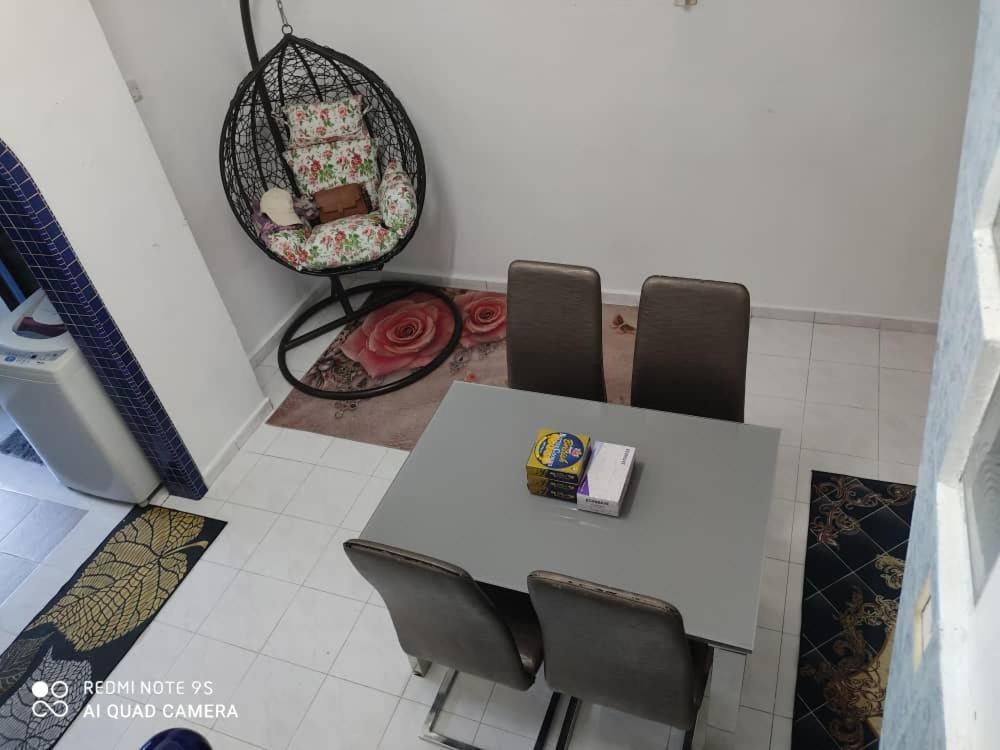 R&R Homestay Simpang Renggam エクステリア 写真